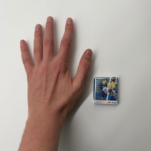 Die kleinste VEGETA Figur der Welt 😂 |